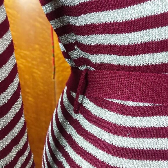 70’s 70s VINTAGE MACY’S Silver Burgundy Cardigan M - Picture 13 of 13